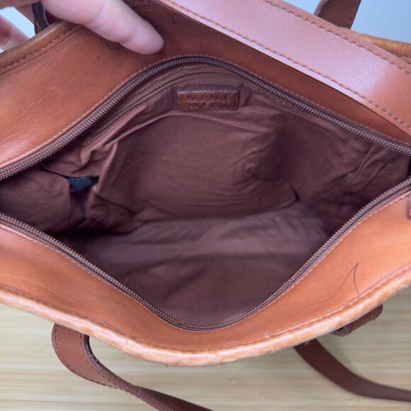 Nine West Leather Shoulder Bag Purse Hand Painted Blue Crab Coastal Marine Beach - Picture 5 of 16